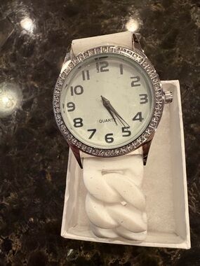 White Braided Strap Crystal Bezel Quartz with silicon band